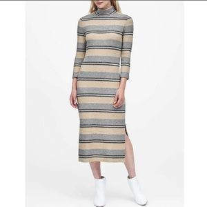 Banana Republic Size XS Stripe
Luxespun Turtleneck Dress
